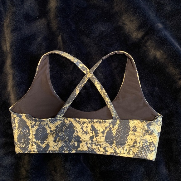 Carbon38 Metallic Snake Contour Crossback Bra - Picture 4 of 6